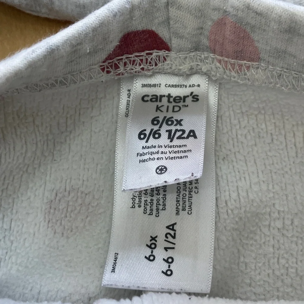 Set of Three kids bottoms size 6  grey 2 sweatpants 1‎ legging